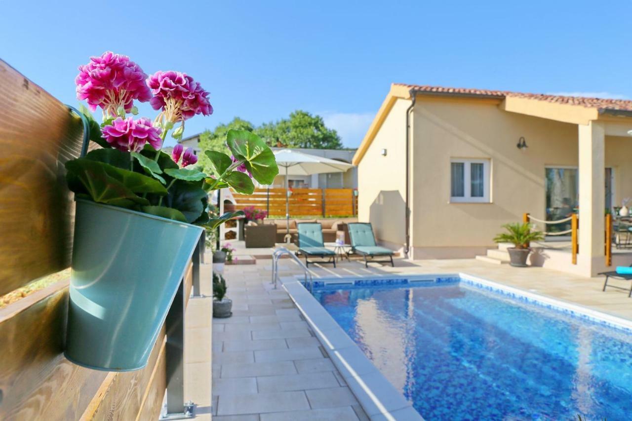 Punta Garden Pool House Villa Posedarje Exterior photo